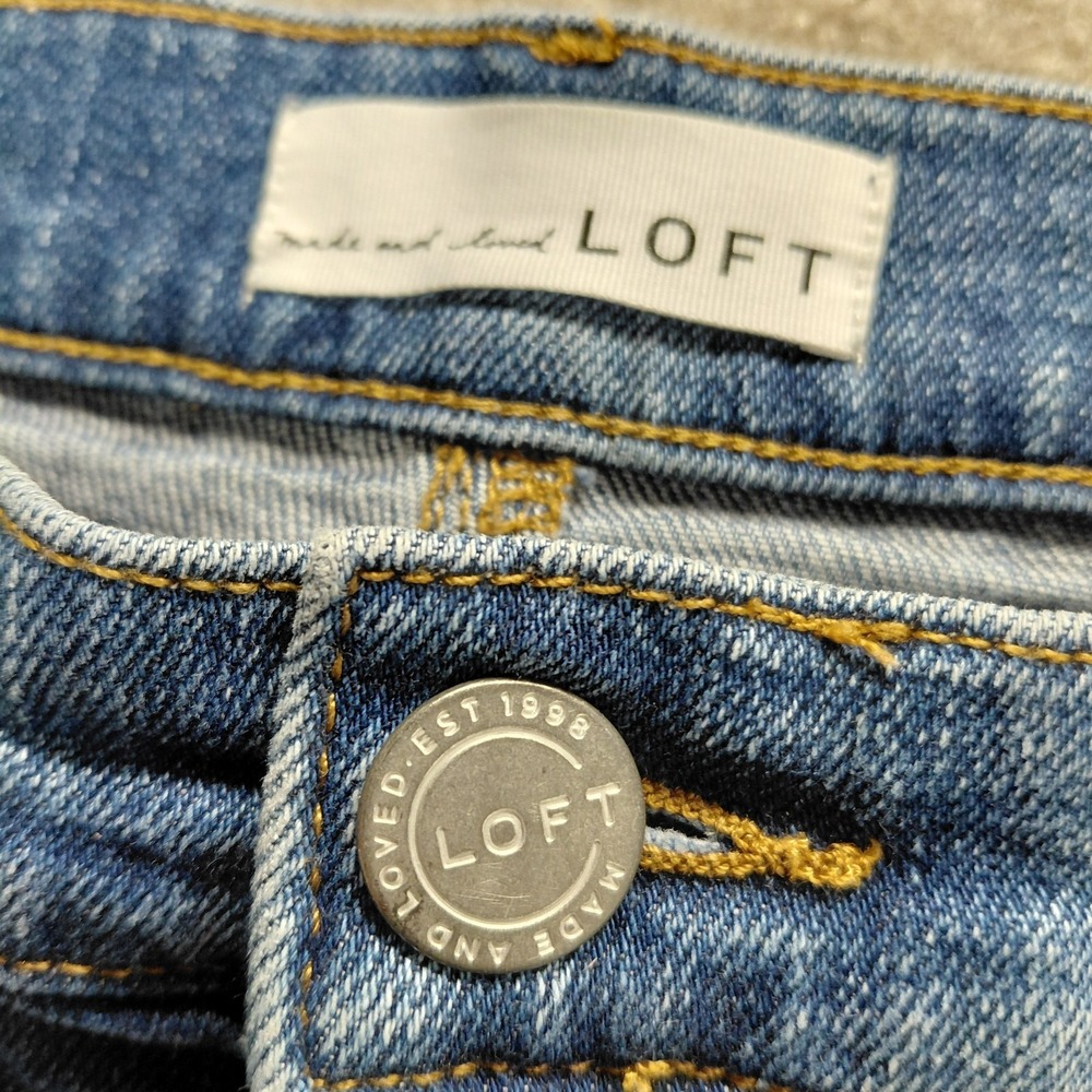 Loft Straight Raw Hem Denim Shorts Women's Size 14 Blue 33" Waist 5.5" Inseam - Picture 3 of 8